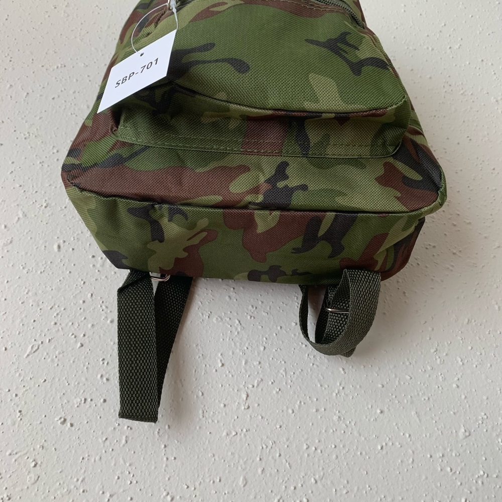 Mini Backpack 🎒 - Picture 2 of 5